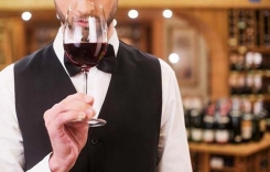 喝紅酒嘴唇發(fā)黑是什么原因為什么喝了葡萄酒嘴唇發(fā)黑